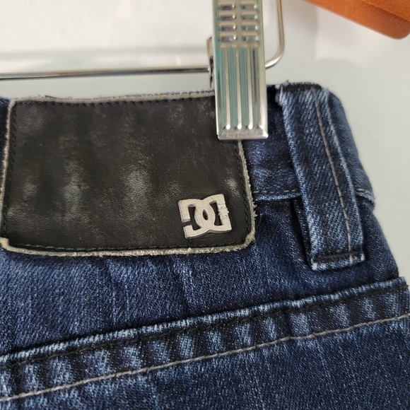 DC Straight Resin II Men's Jeans Sz 32X32 Medium Wash Button Fly Skateboard - Picture 8 of 12